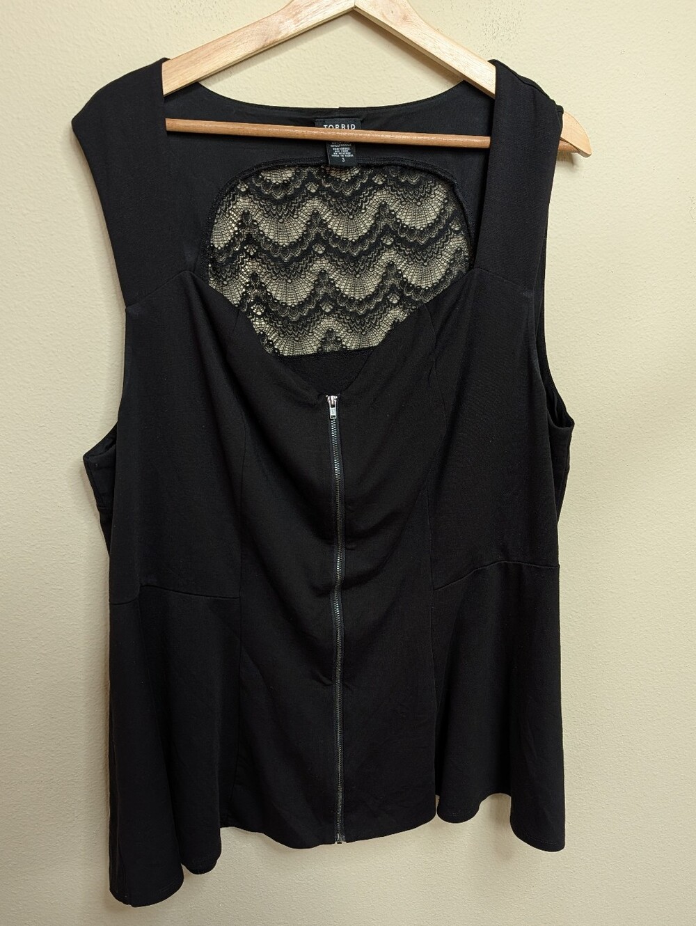 Torrid Black Lace Back Zip-Front Peplum Top | Size 3
